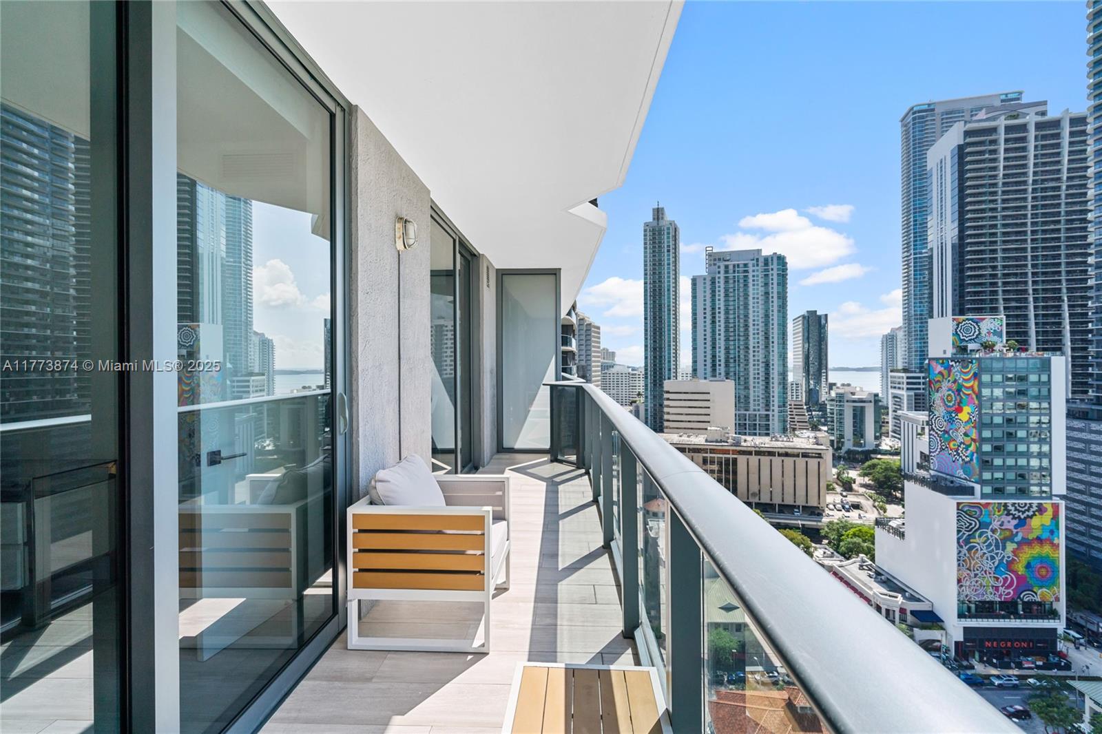 55 SW 9th St #1904, Miami FL 33130