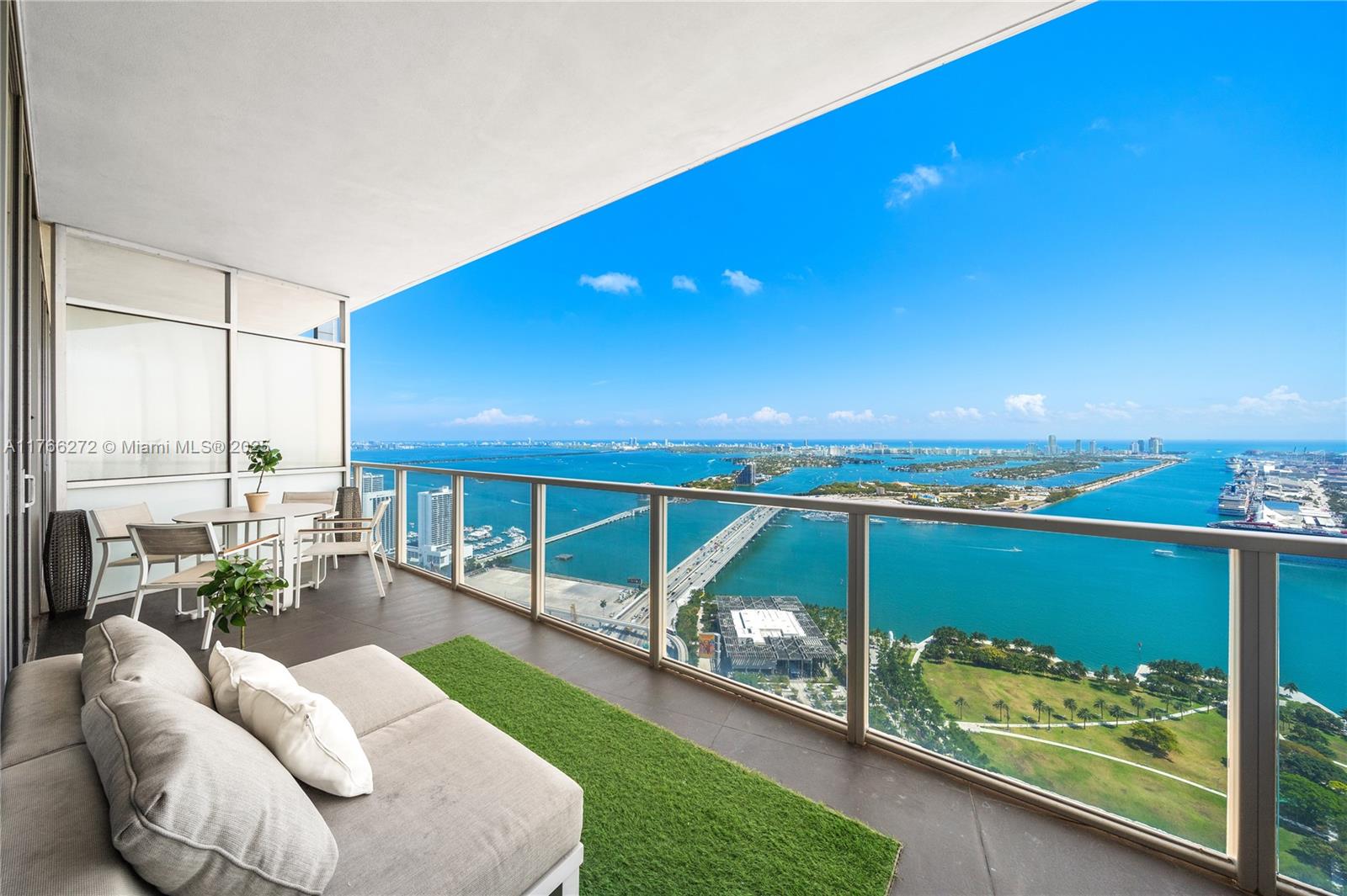 Apartamento à Venda em Miami, FL