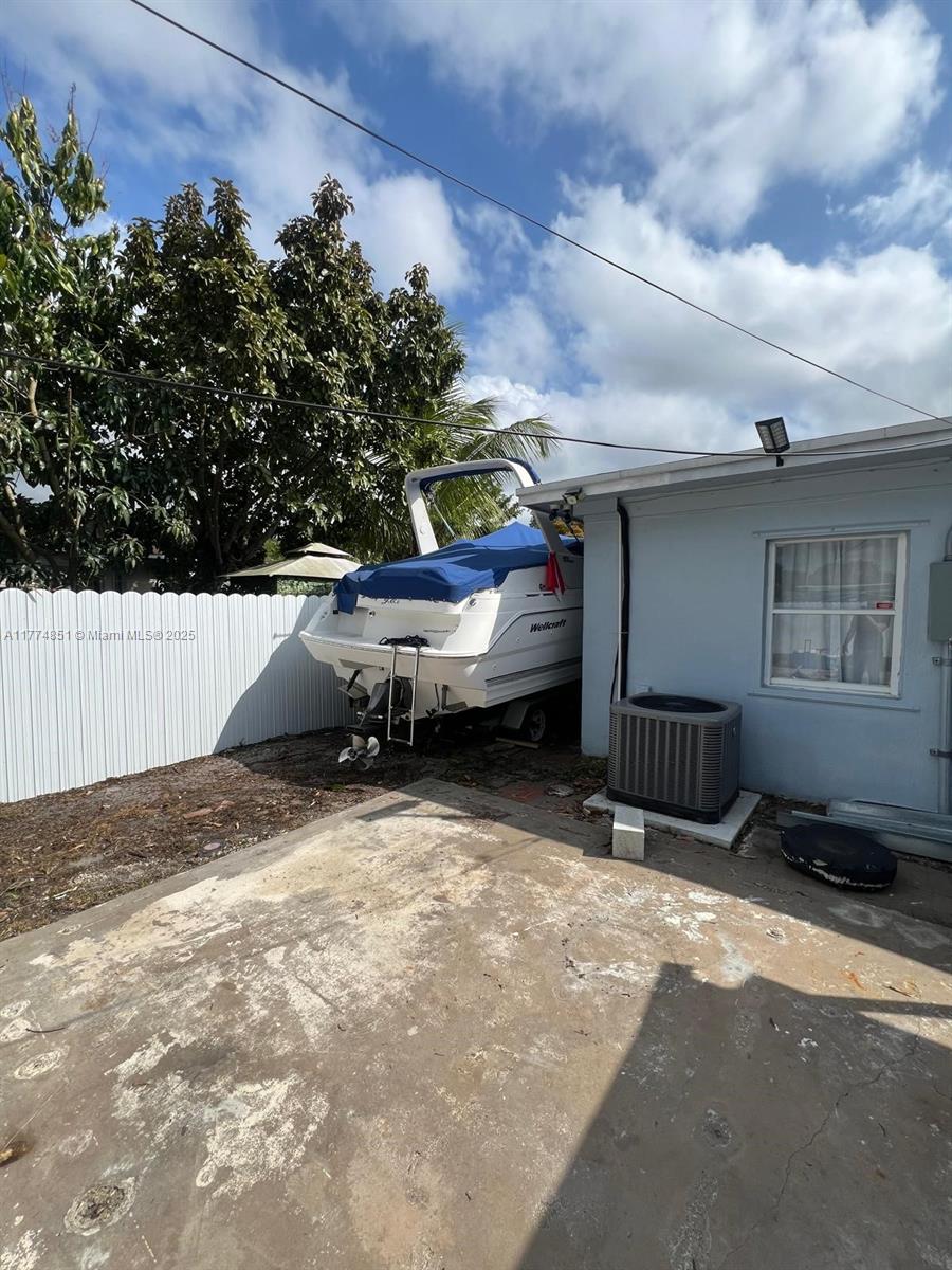 545 NW 136th St, North Miami, Florida image 13