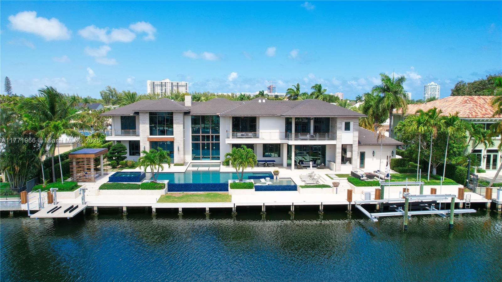 20 Compass Isle Fort Lauderdale, FL 33308