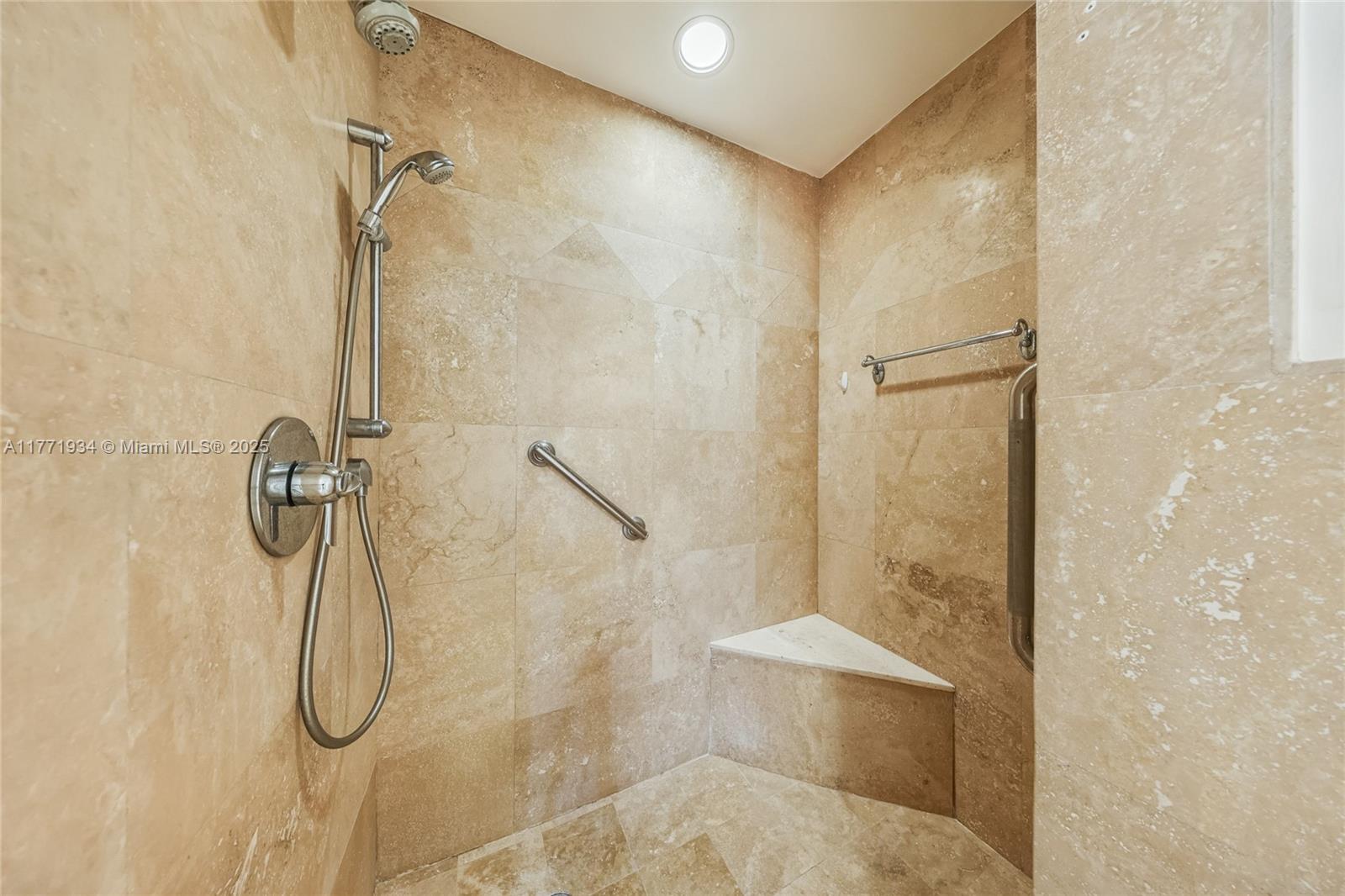 Listing Photo 12