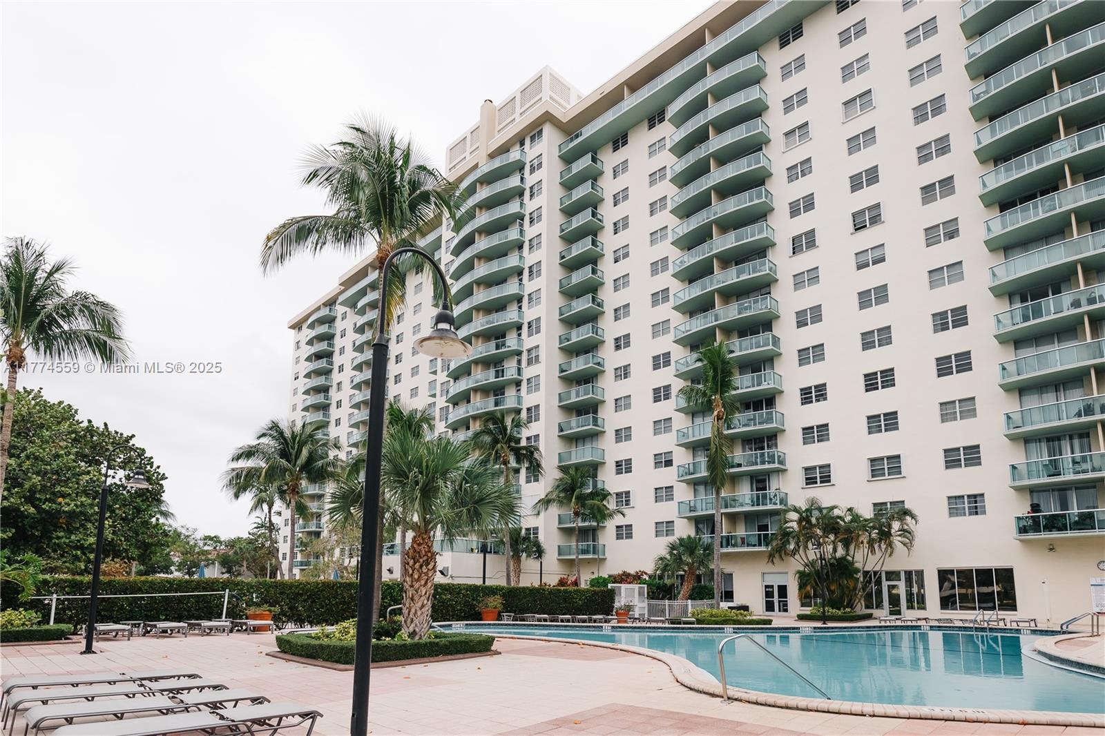 19390 Collins Ave #1614, Sunny Isles Beach, Florida image 27