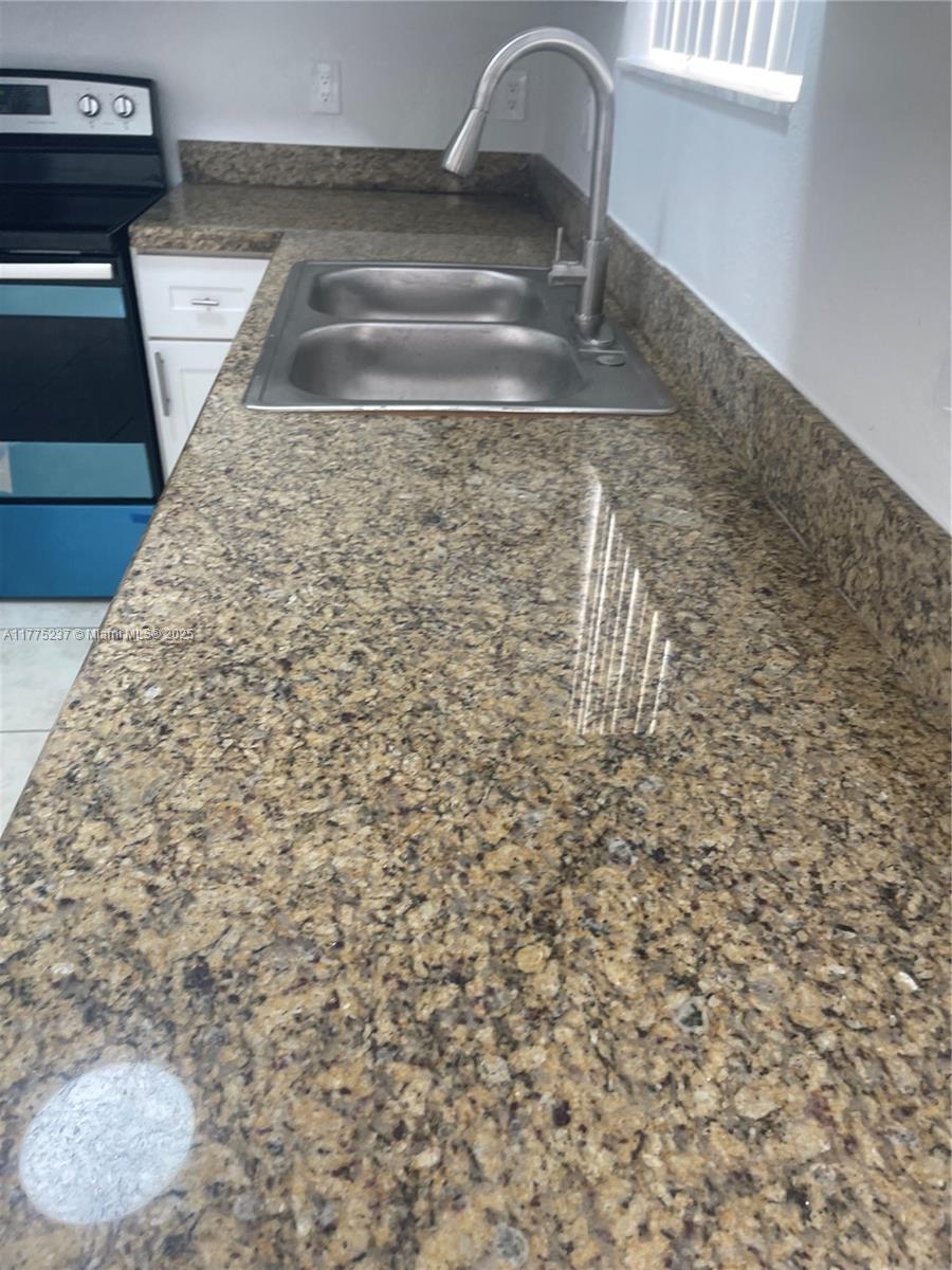 7160 NW 174th Ter #202, Hialeah, Florida image 10
