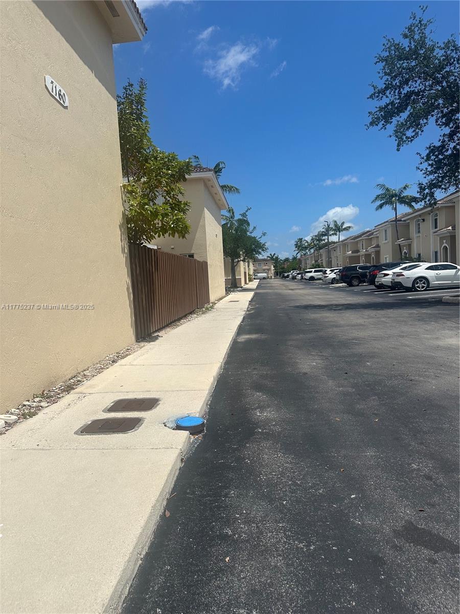 7160 NW 174th Ter #202, Hialeah, Florida image 5