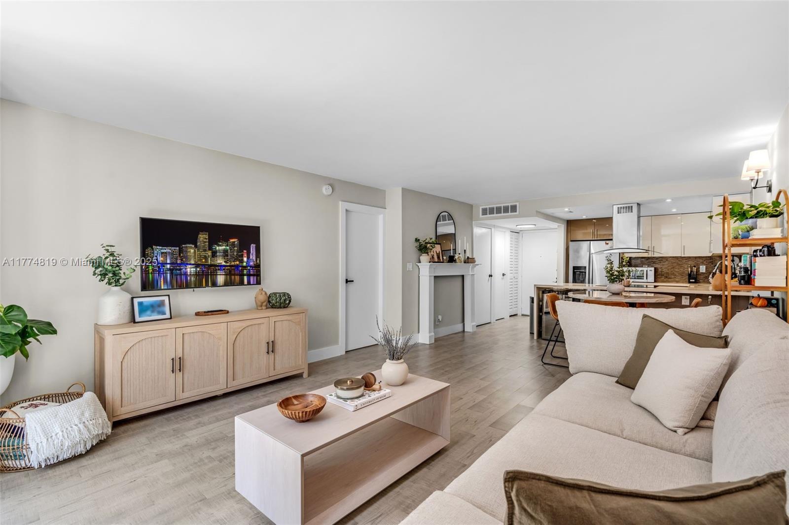 20367 W Country Club Dr #L25, Aventura, Florida image 1