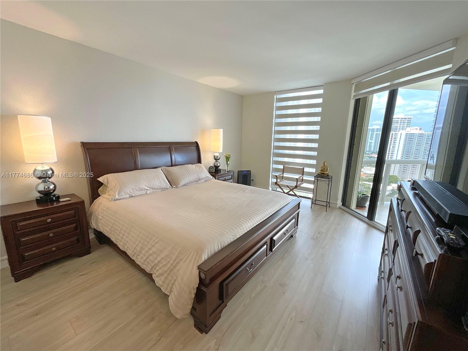 20191 E Country Club Dr #1903, Aventura, Florida image 7
