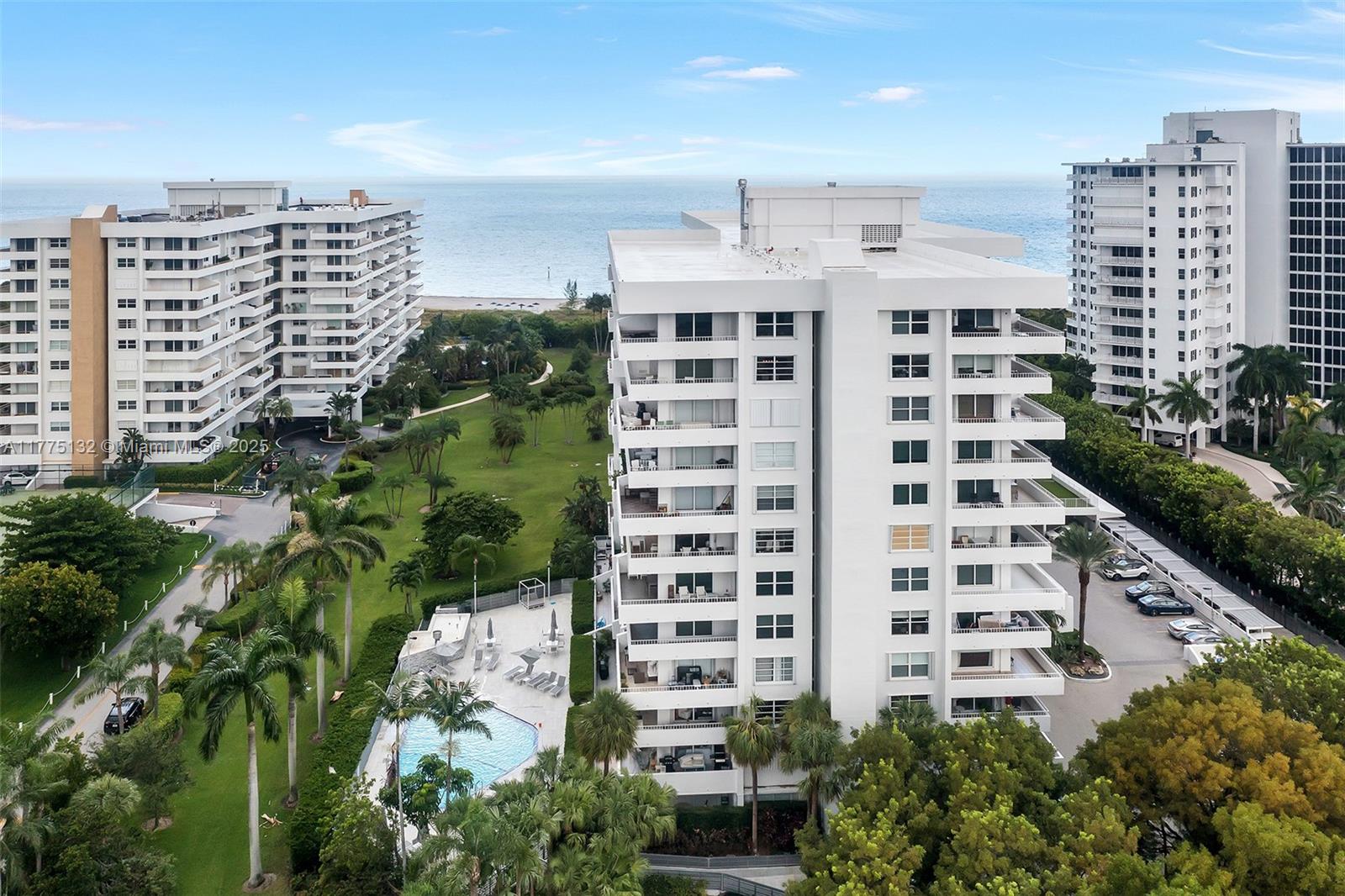 199 Ocean Lane Dr #813, Key Biscayne FL 33149