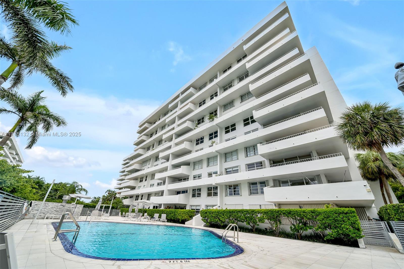 199 Ocean Lane Dr #813, Key Biscayne FL 33149