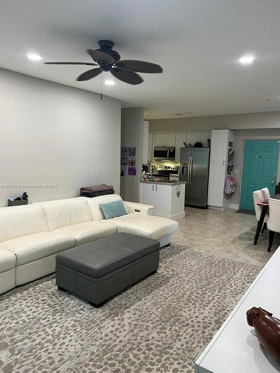 75 Gulfstream Rd #211B, Dania Beach, Florida image 5