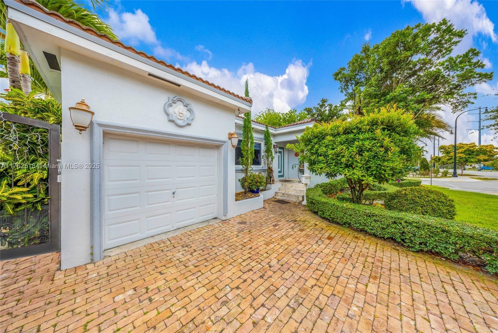 1135 SW 62nd Ave, West Miami, Florida image 1