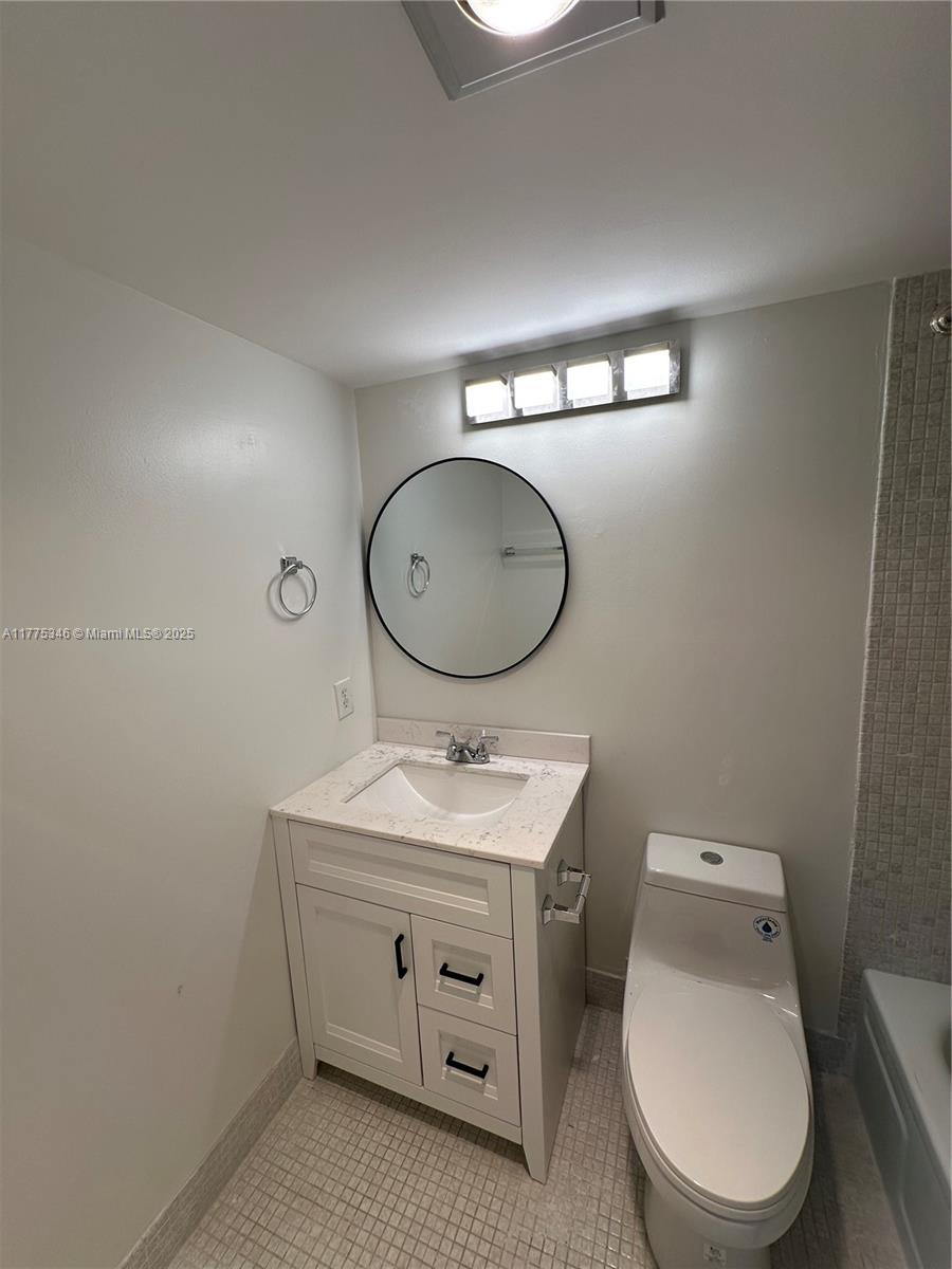 289 Suffolk G #289, Boca Raton, Florida image 6