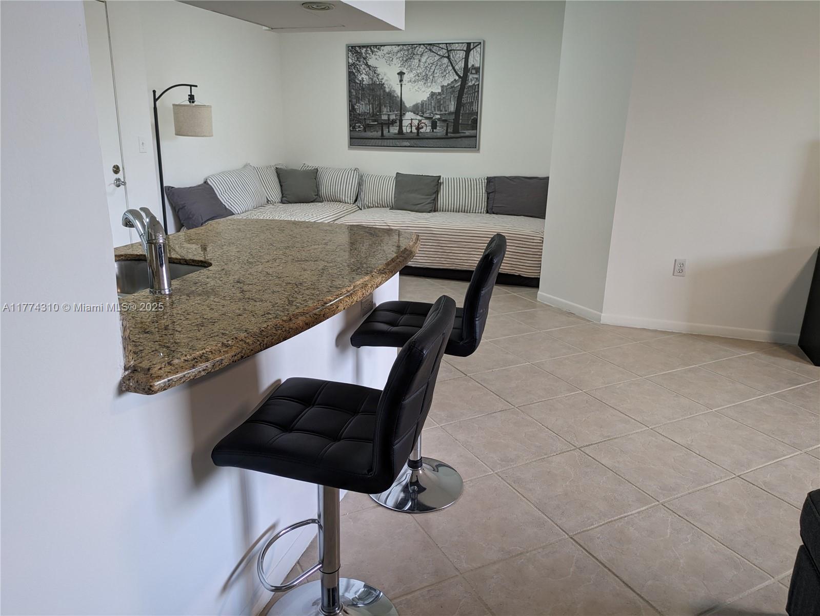19501 E Country Club Dr #9305, Aventura, Florida image 5