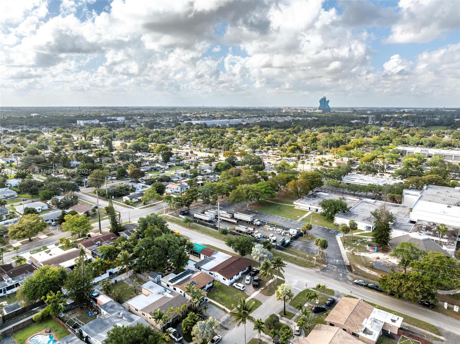 2220 N 55th Ave, Hollywood, Florida image 2