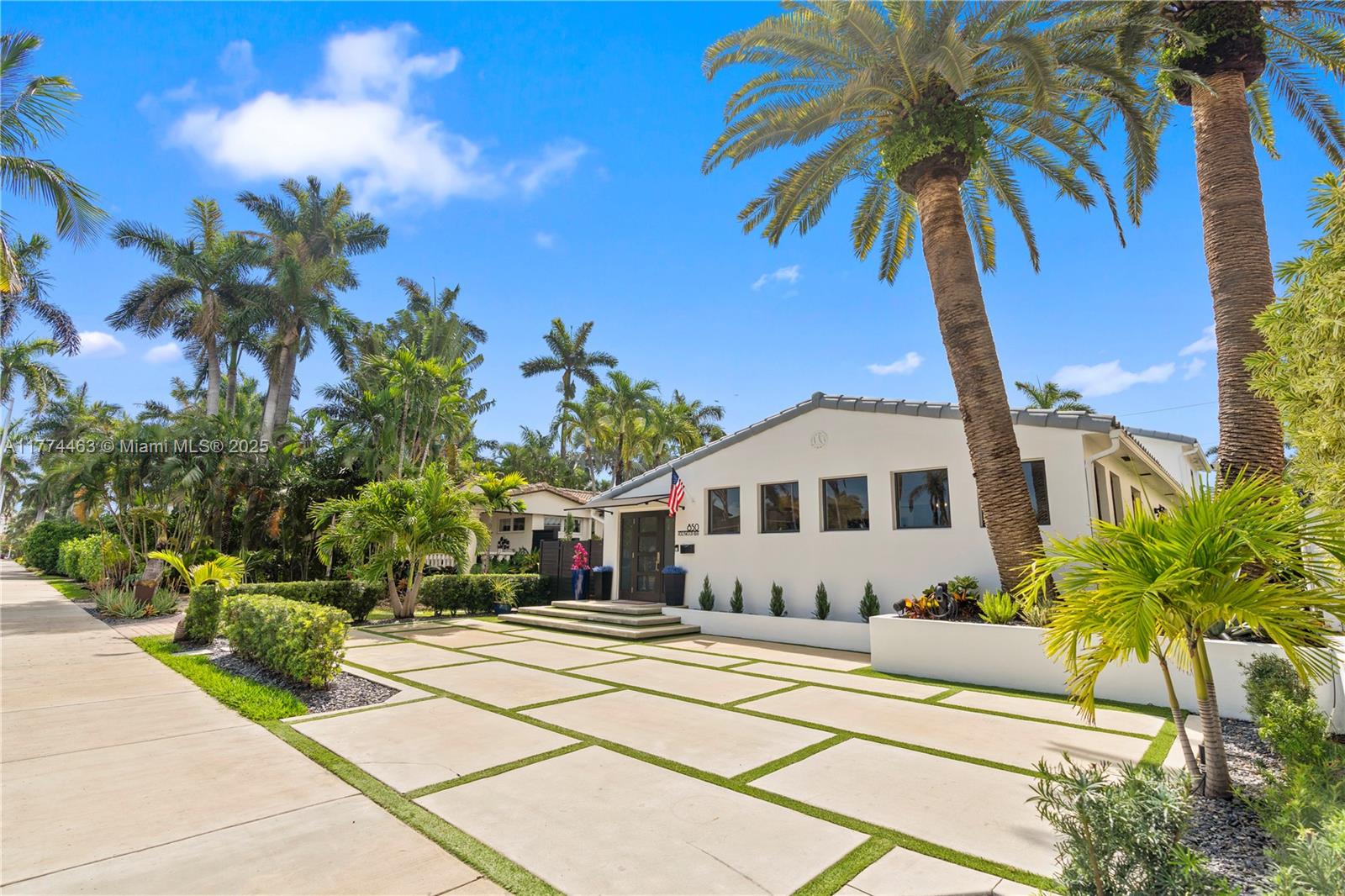 850  Hollywood Blvd  For Sale A11774463, FL