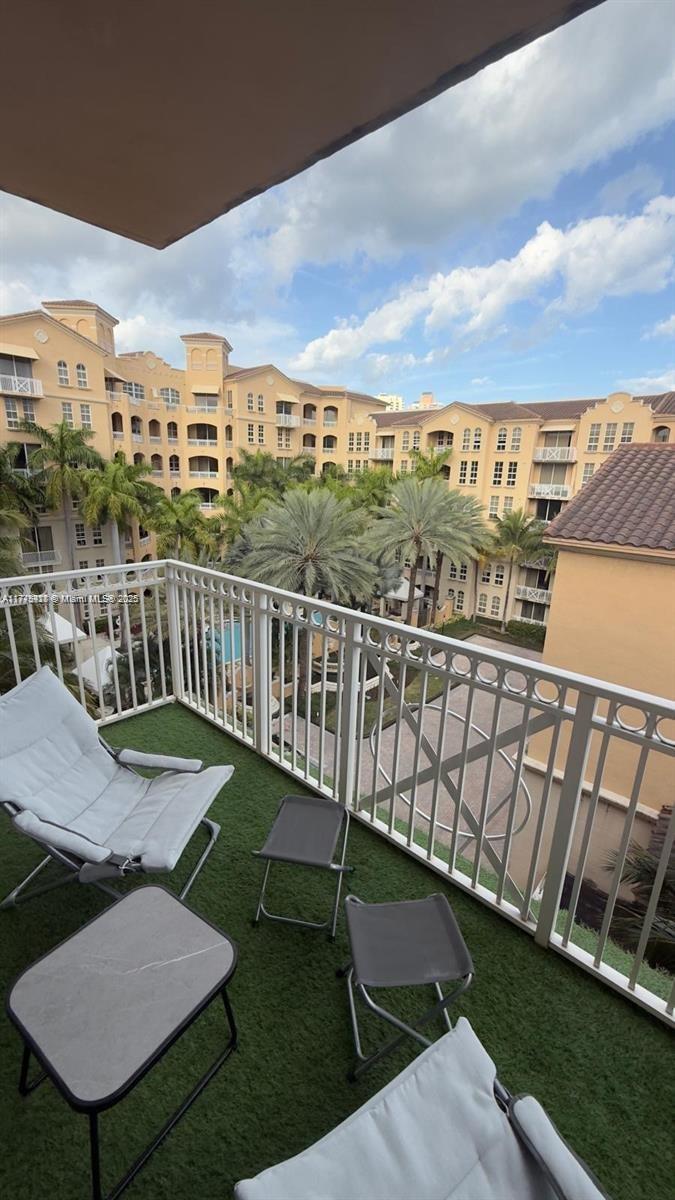 3001 NE 185th St #530, Aventura FL 33180