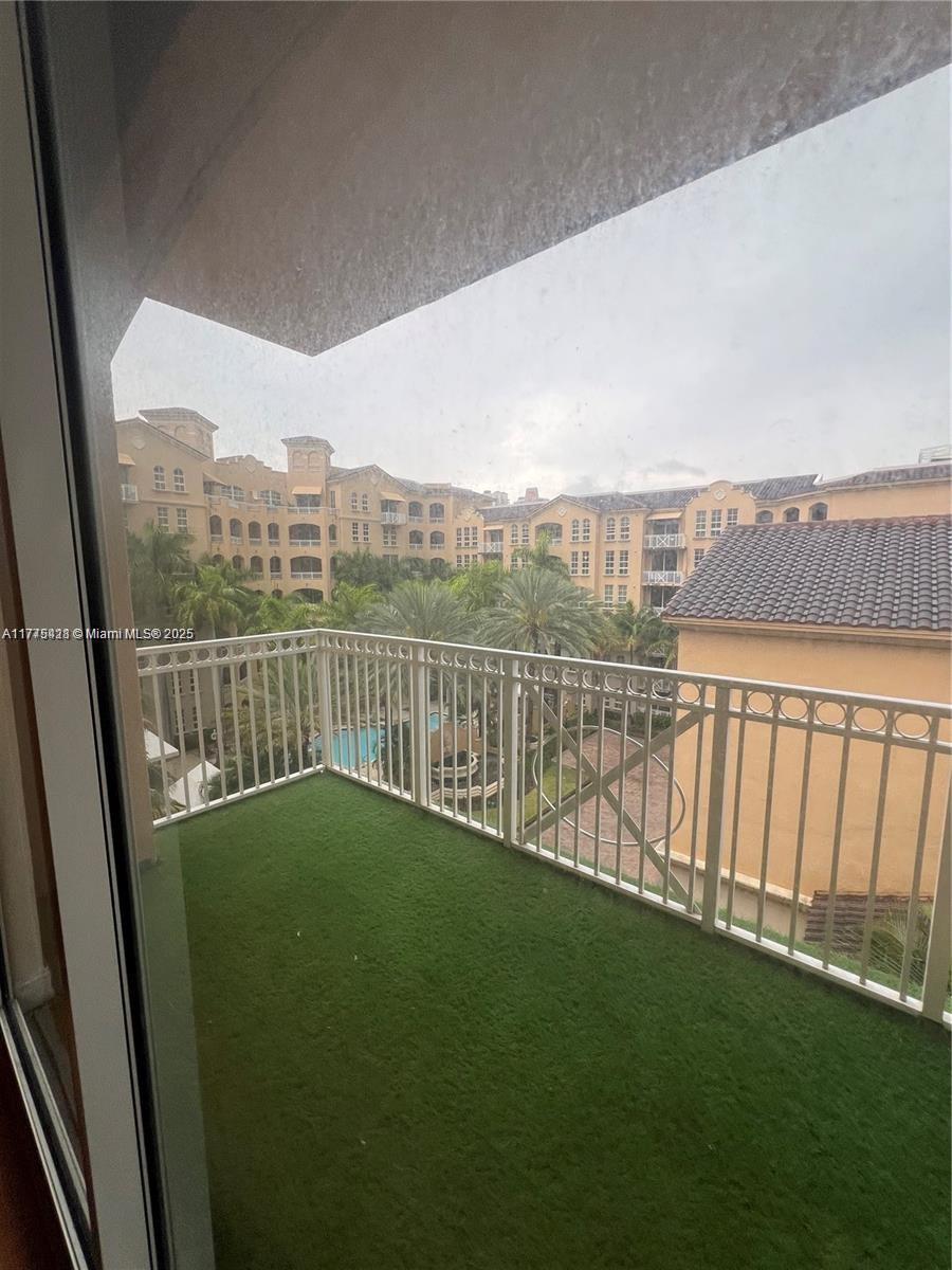 3001 NE 185th St #530, Aventura FL 33180