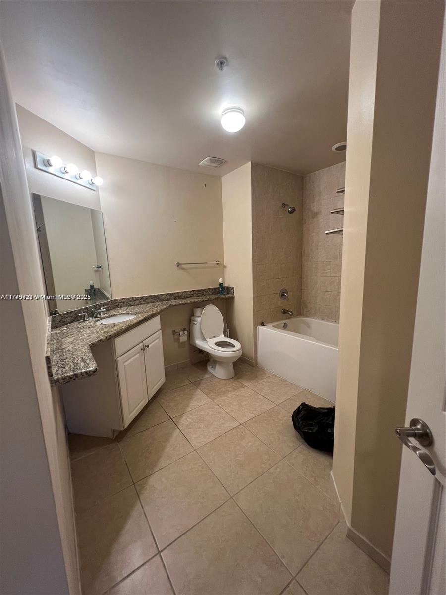 3001 NE 185th St #530, Aventura FL 33180
