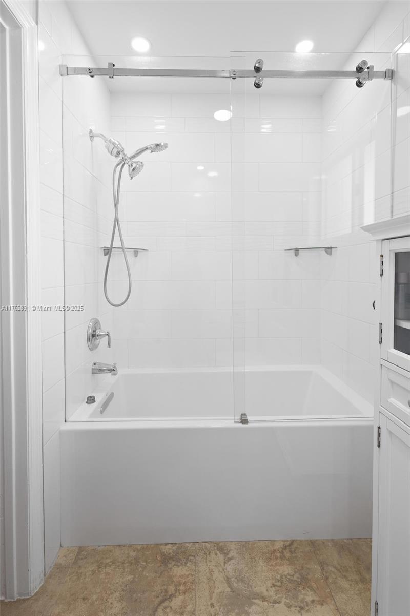 10038 NW 127th Ter, Hialeah Gardens, Florida image 21