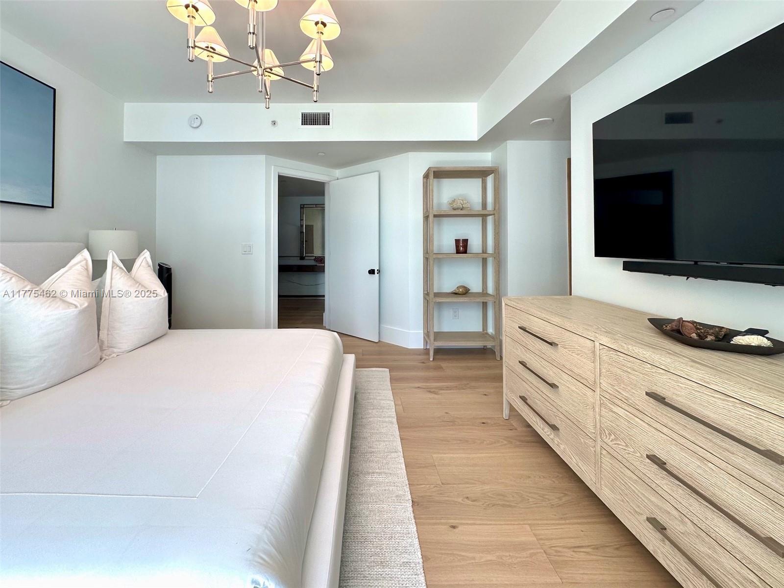 1331 Brickell Bay Dr #1102, Miami FL 33131
