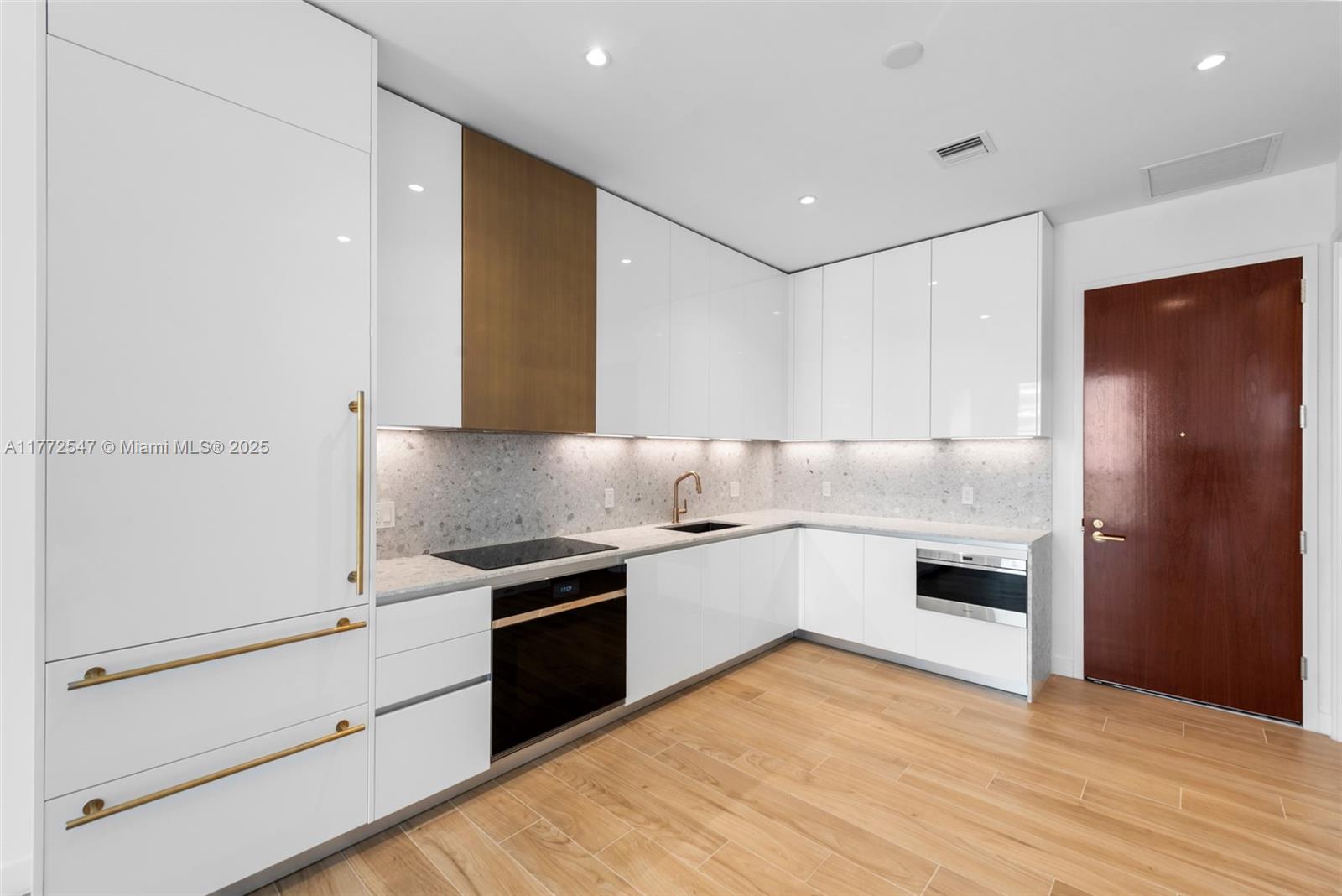 2655 S Bayshore Drive #406, Coconut Grove FL 33133