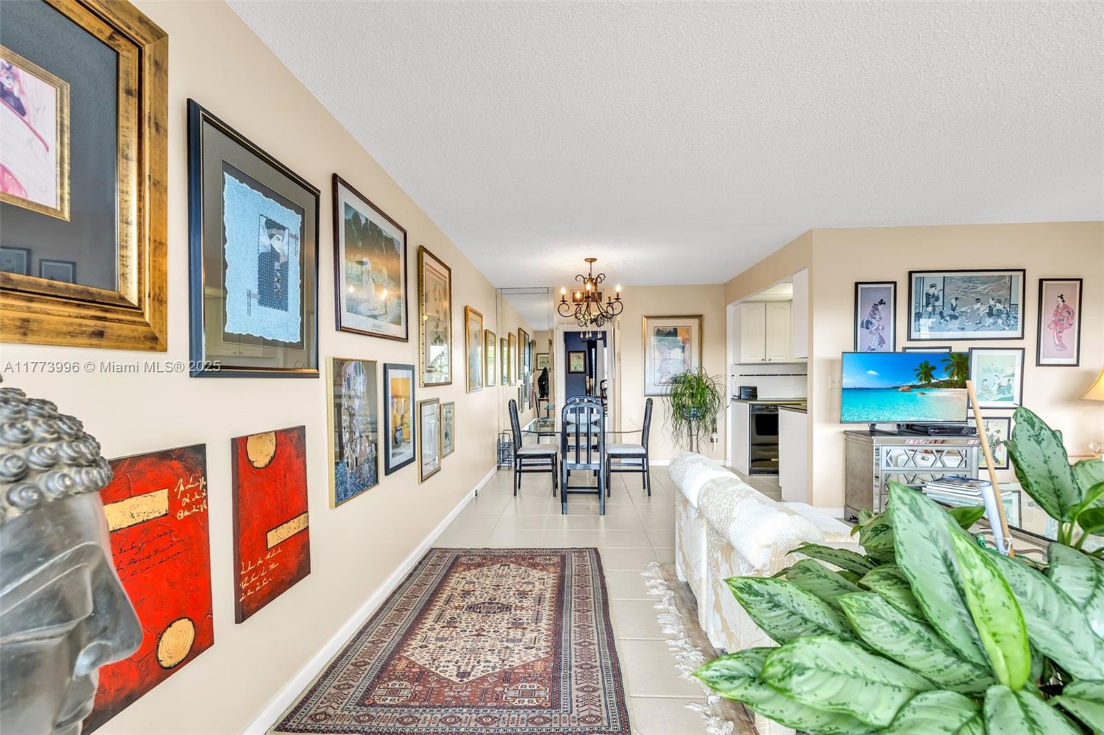 listing main picture