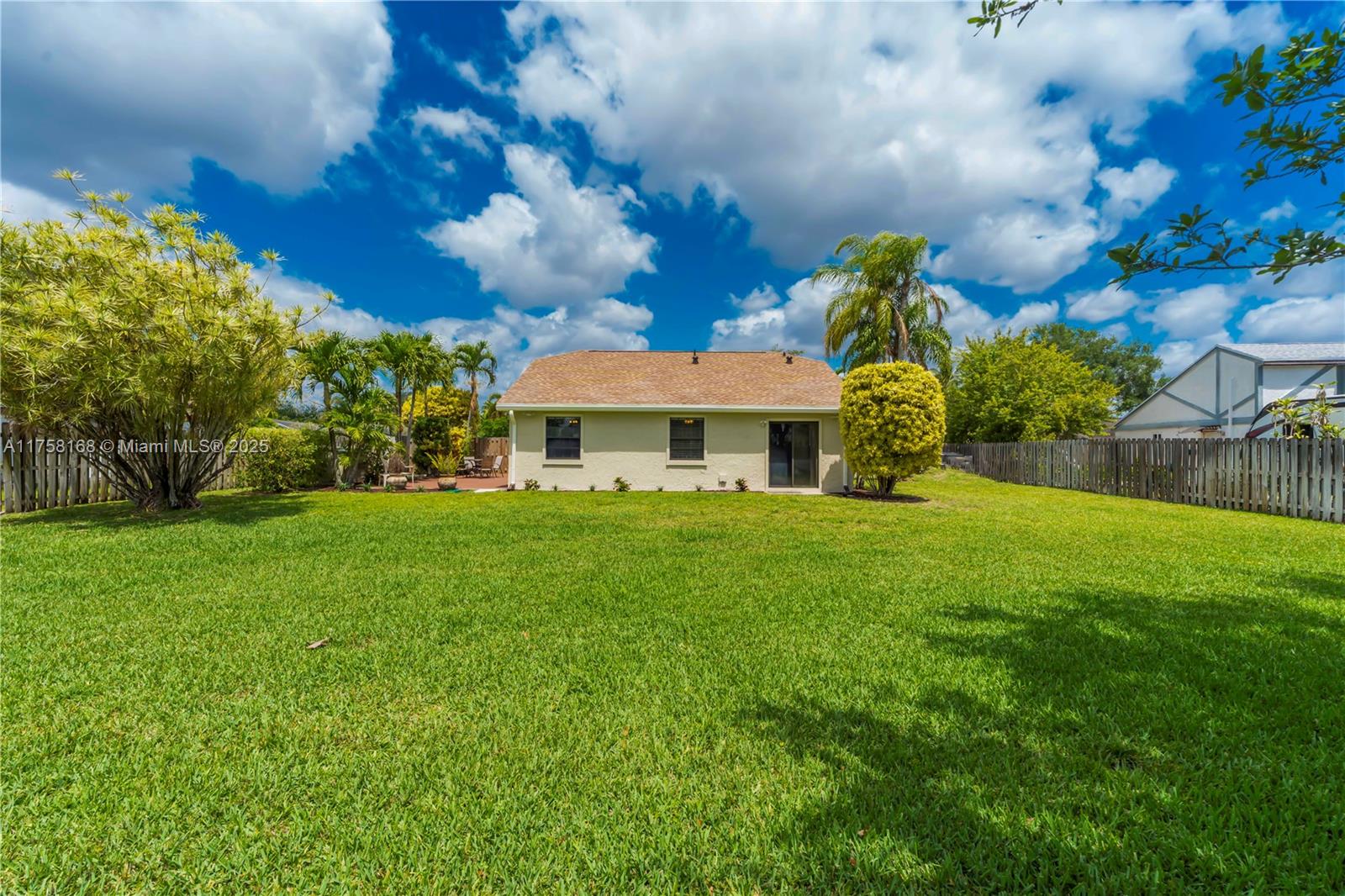 790 S Wind Cir, Sunrise, Florida image 2