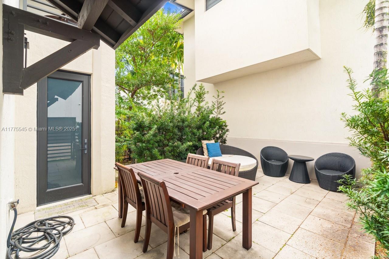 8264 NW 48th Ter, Doral, Florida image 36