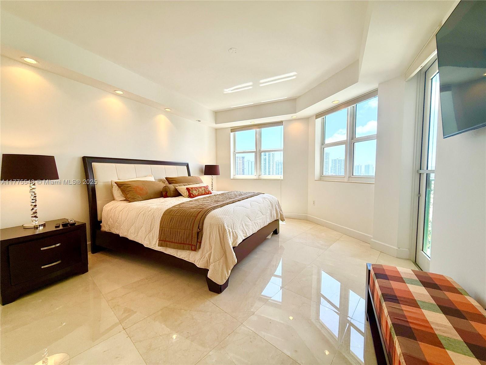 19900 E Country Club Dr #1207, Aventura FL 33180