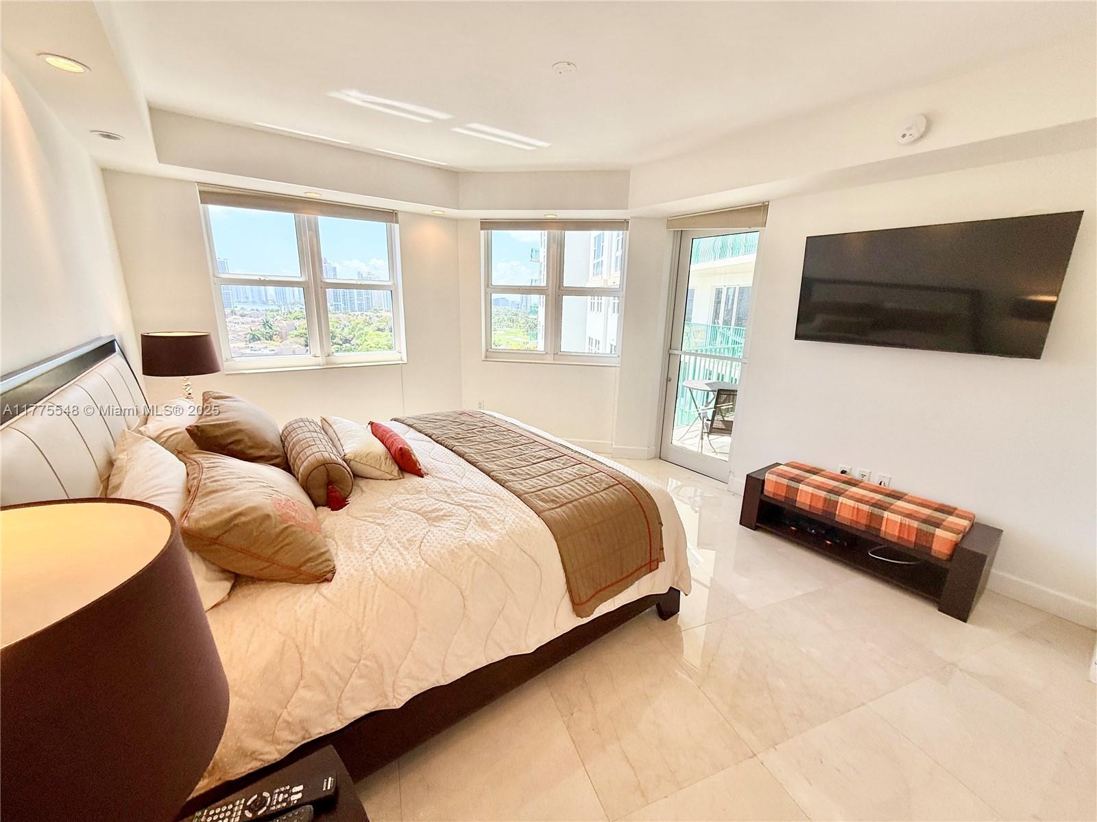 19900 E Country Club Dr #1207, Aventura FL 33180