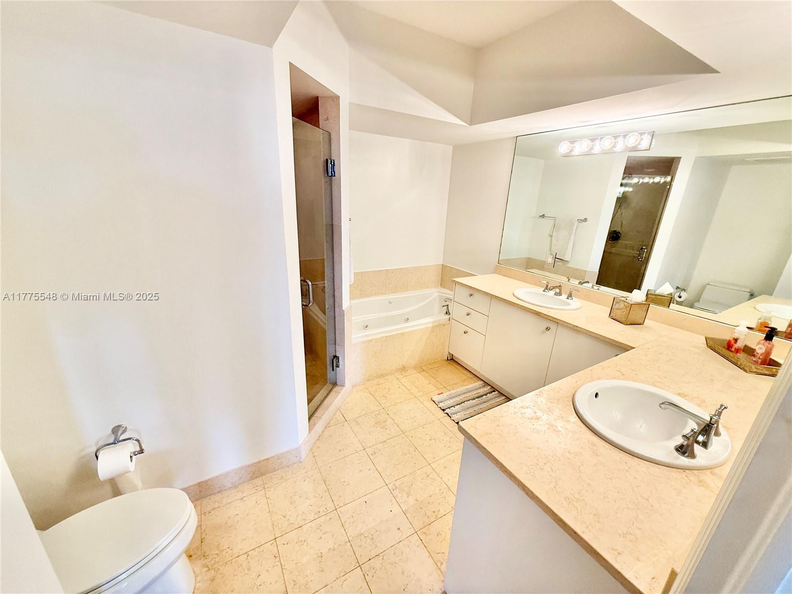 19900 E Country Club Dr #1207, Aventura FL 33180