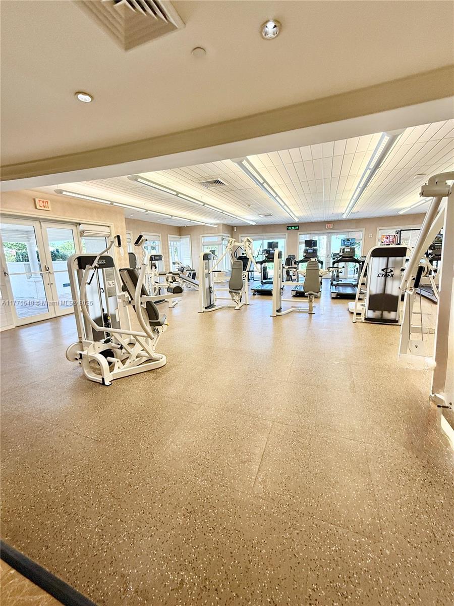 19900 E Country Club Dr #1207, Aventura FL 33180