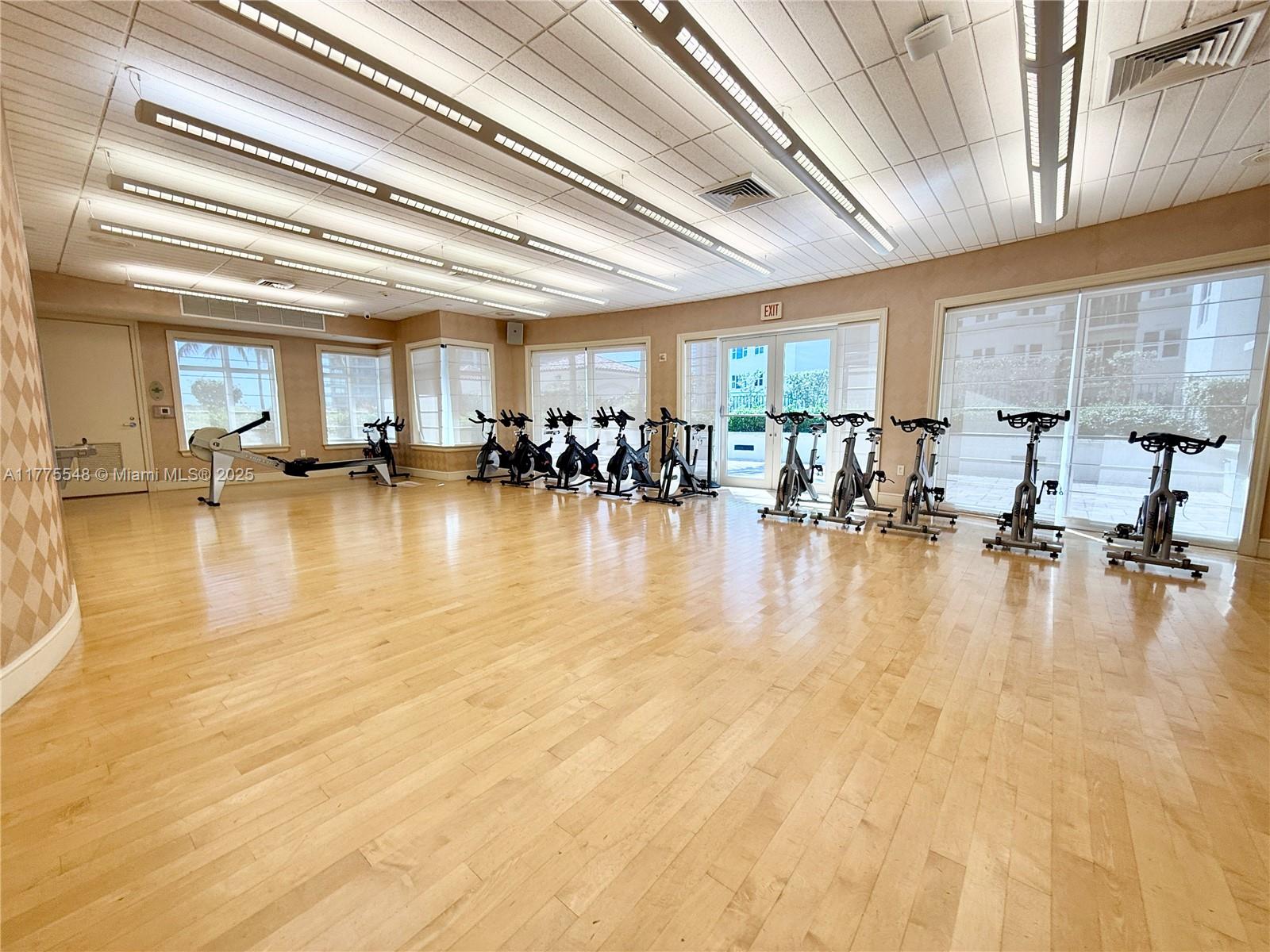 19900 E Country Club Dr #1207, Aventura FL 33180