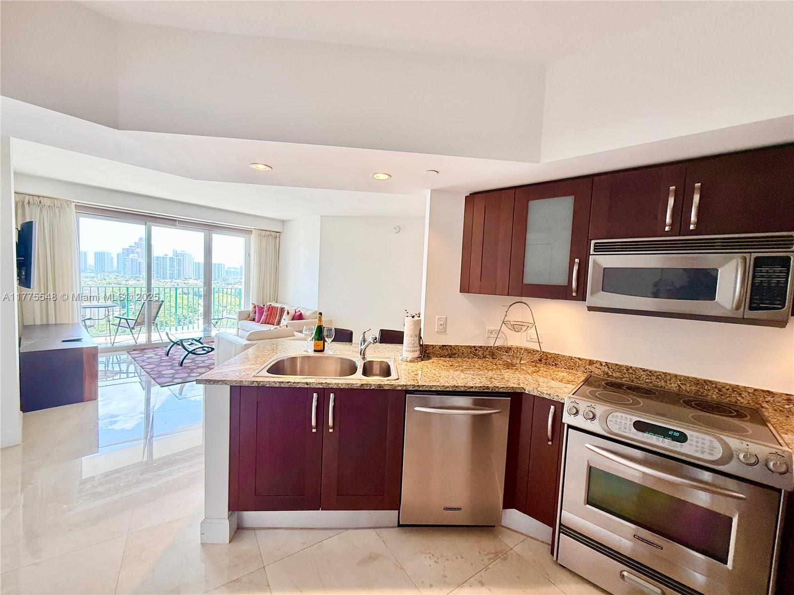 19900 E Country Club Dr #1207, Aventura FL 33180