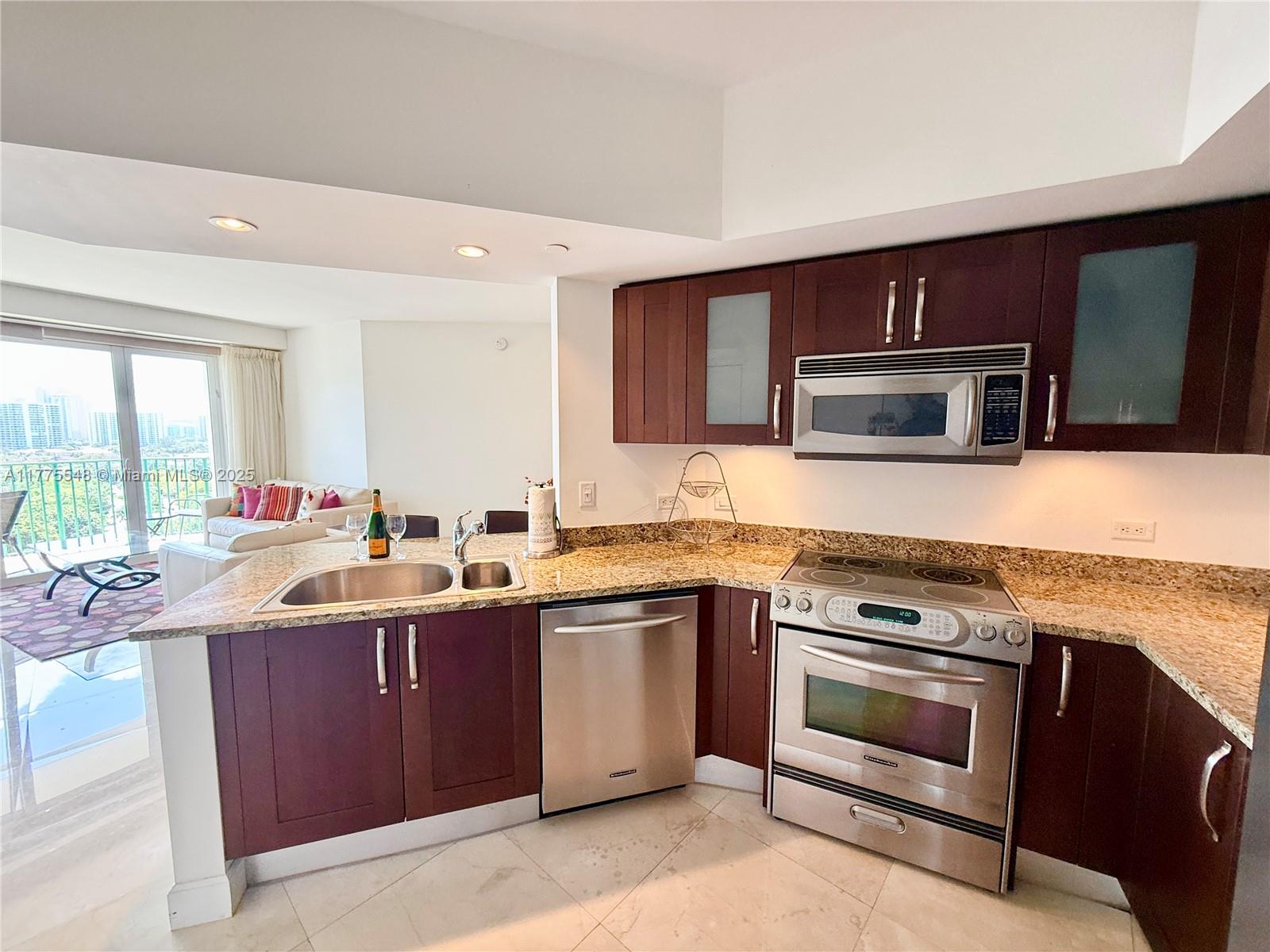 19900 E Country Club Dr #1207, Aventura FL 33180