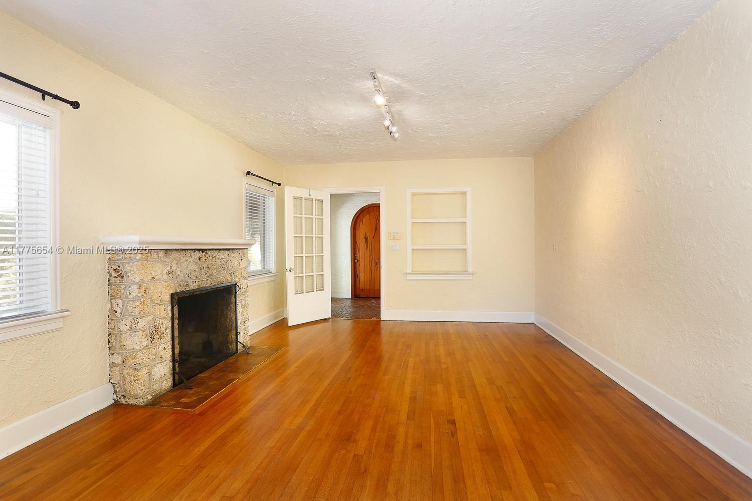 Listing Photo 6