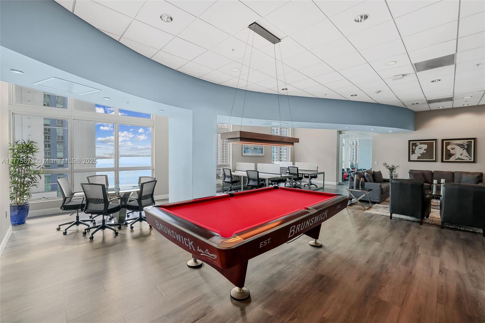 300 S Biscayne Blvd #T-2603, Miami FL 33131
