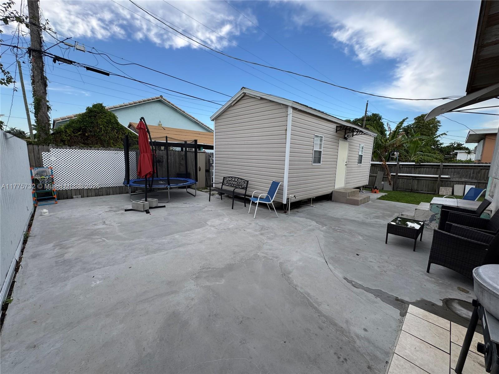 653 SE 8th Pl, Hialeah, Florida image 20
