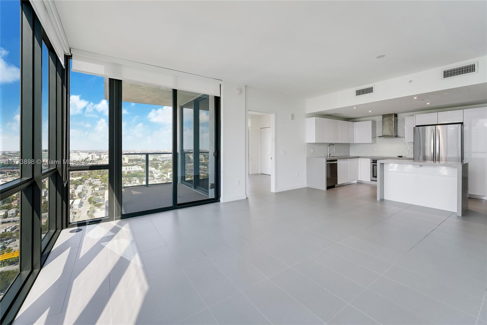 Apartamento à Venda em Miami, FL