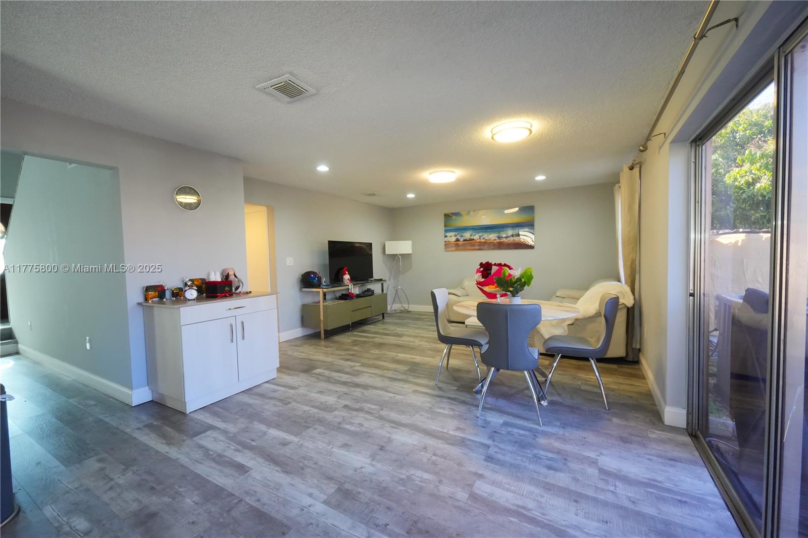 506 Danville Ter, Davie, Florida image 12