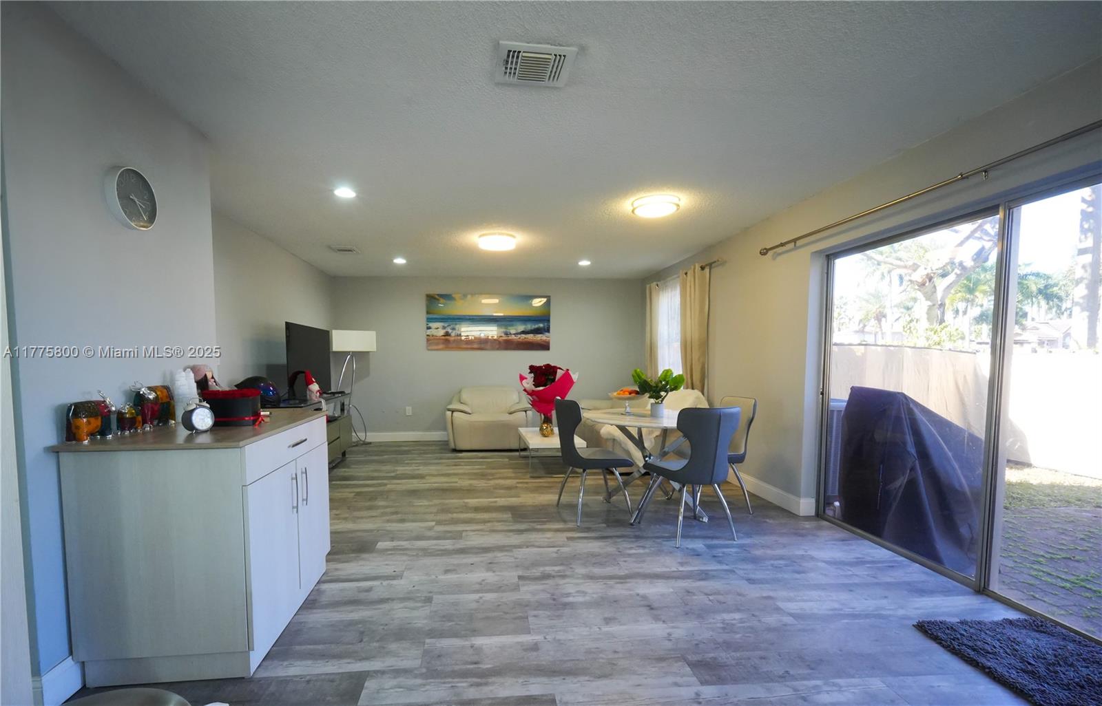 506 Danville Ter, Davie, Florida image 6