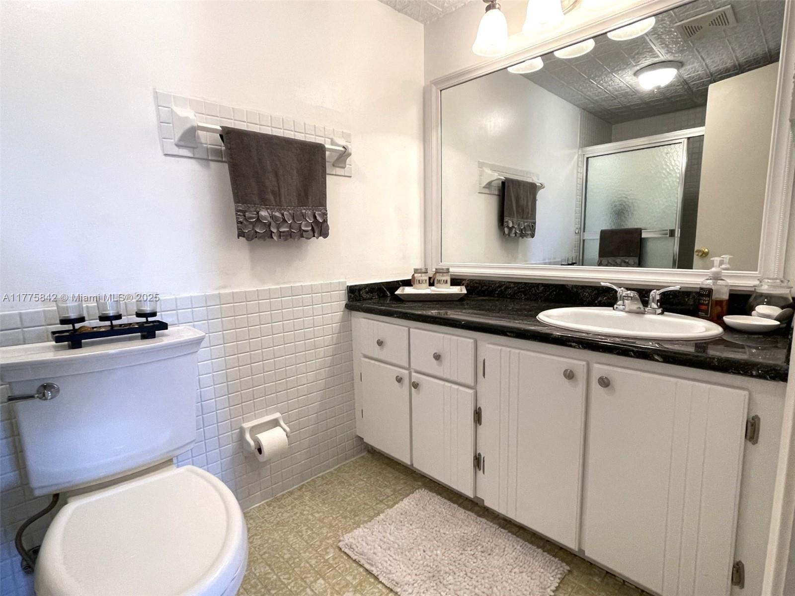 4851 NW 21st St #301, Lauderhill, Florida image 13