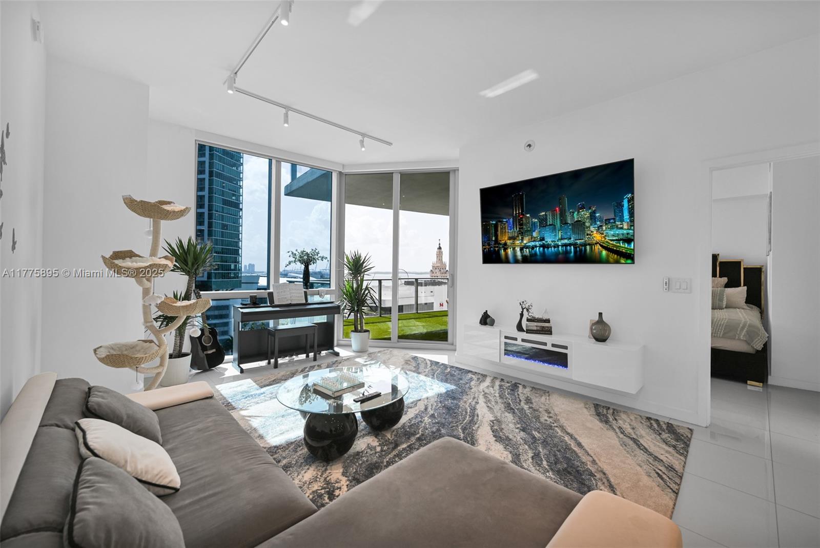 851 NE 1st Ave #1407, Miami FL 33132