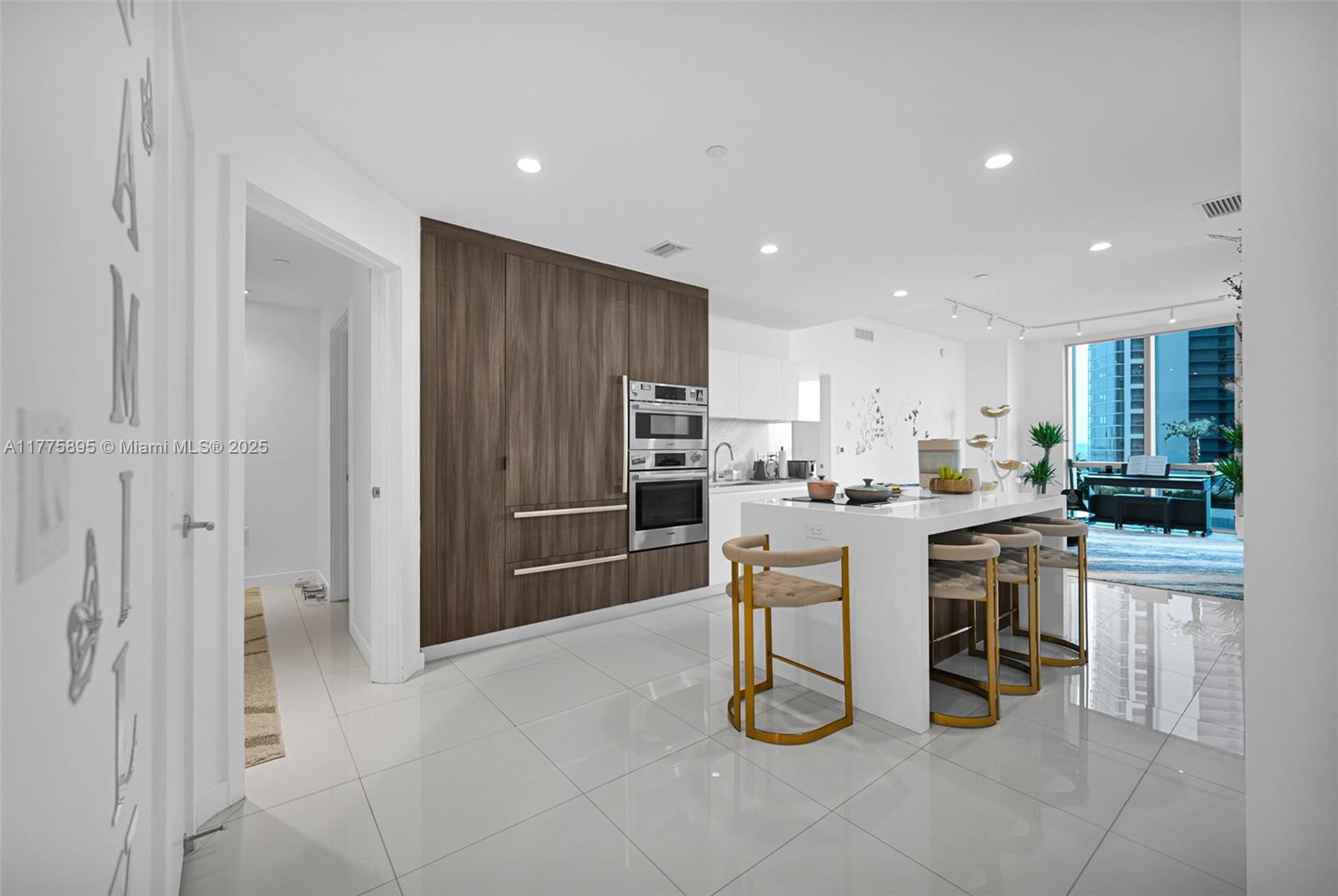 851 NE 1st Ave #1407, Miami FL 33132