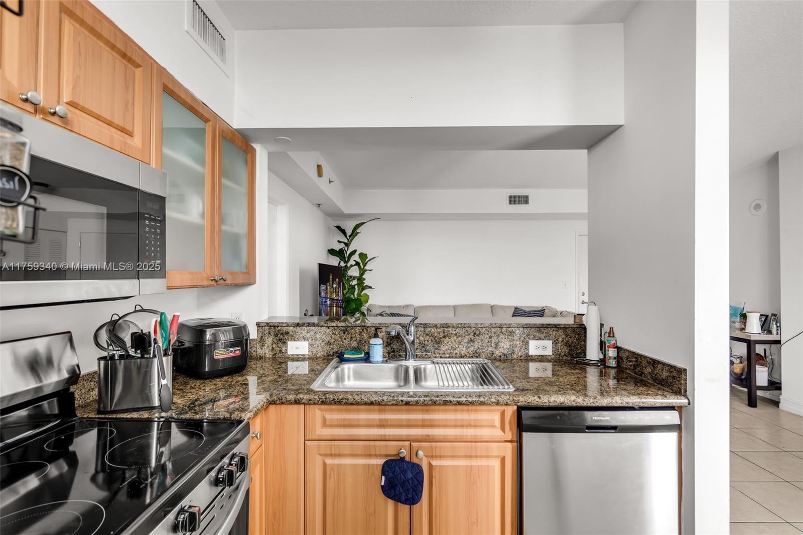 1 Glen Royal Pkwy #1207, Miami, Florida image 12