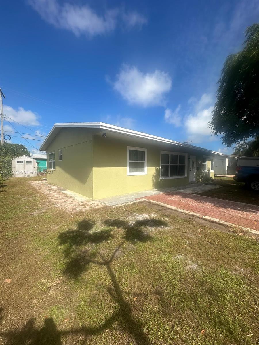 1611 NE 32nd Pl, Pompano Beach, Florida image 1