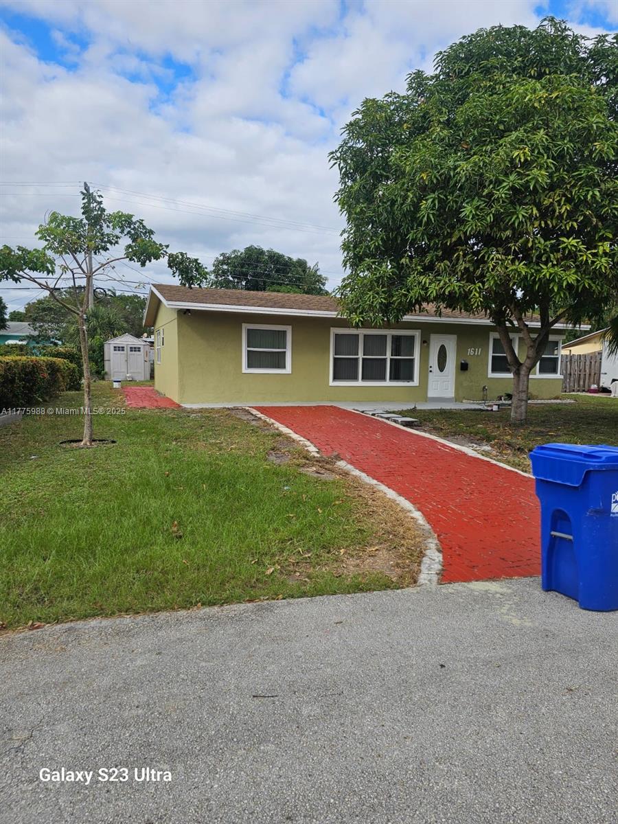 1611 NE 32nd Pl, Pompano Beach, Florida image 2
