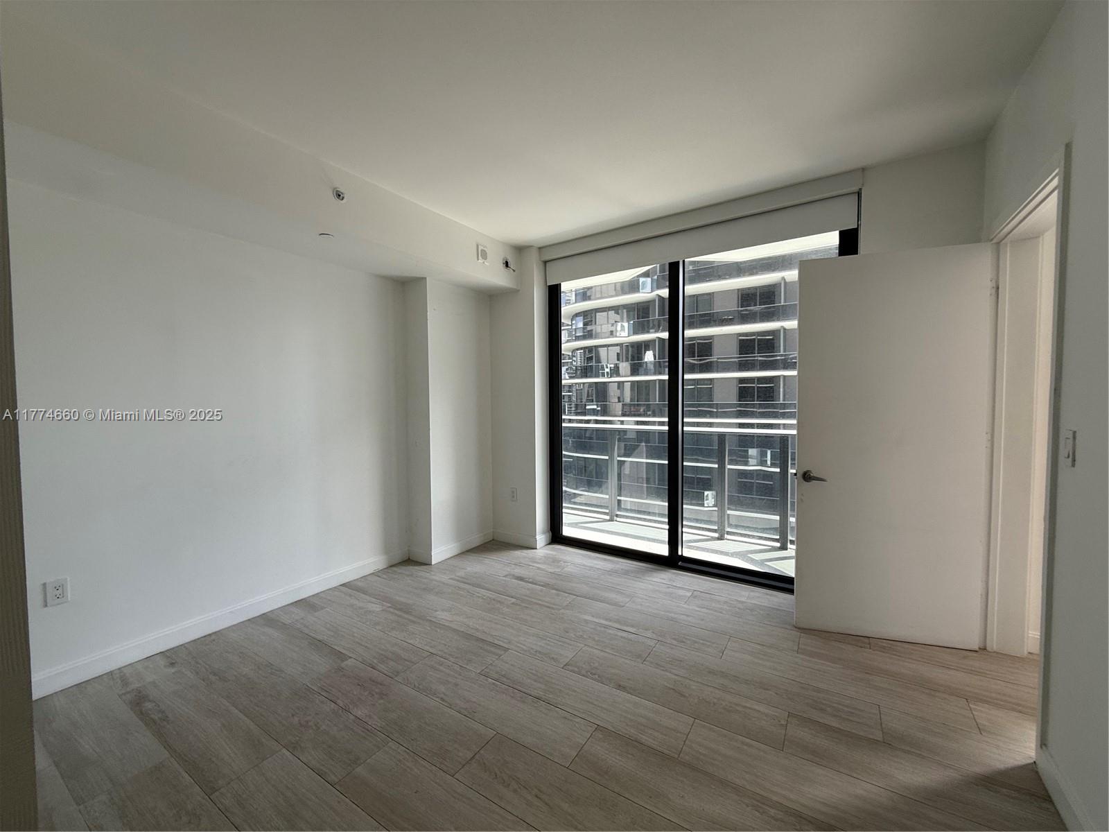 55 SW 9th St #1803, Miami FL 33130
