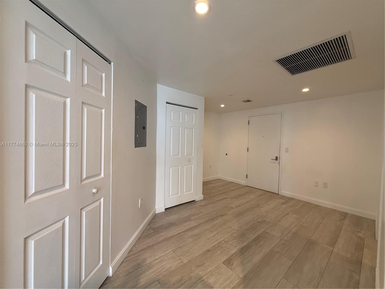 55 SW 9th St #1803, Miami FL 33130