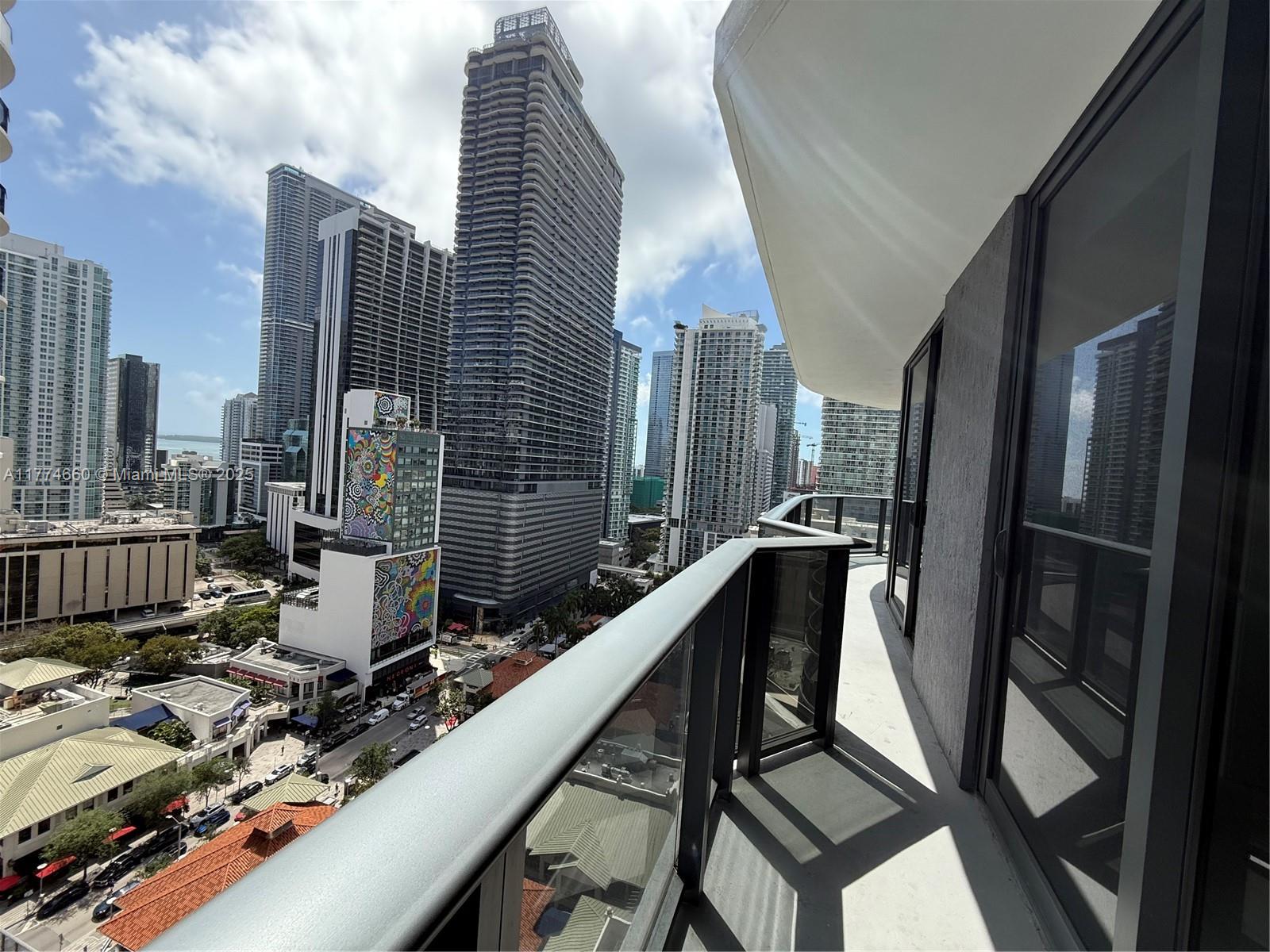 55 SW 9th St #1803, Miami FL 33130