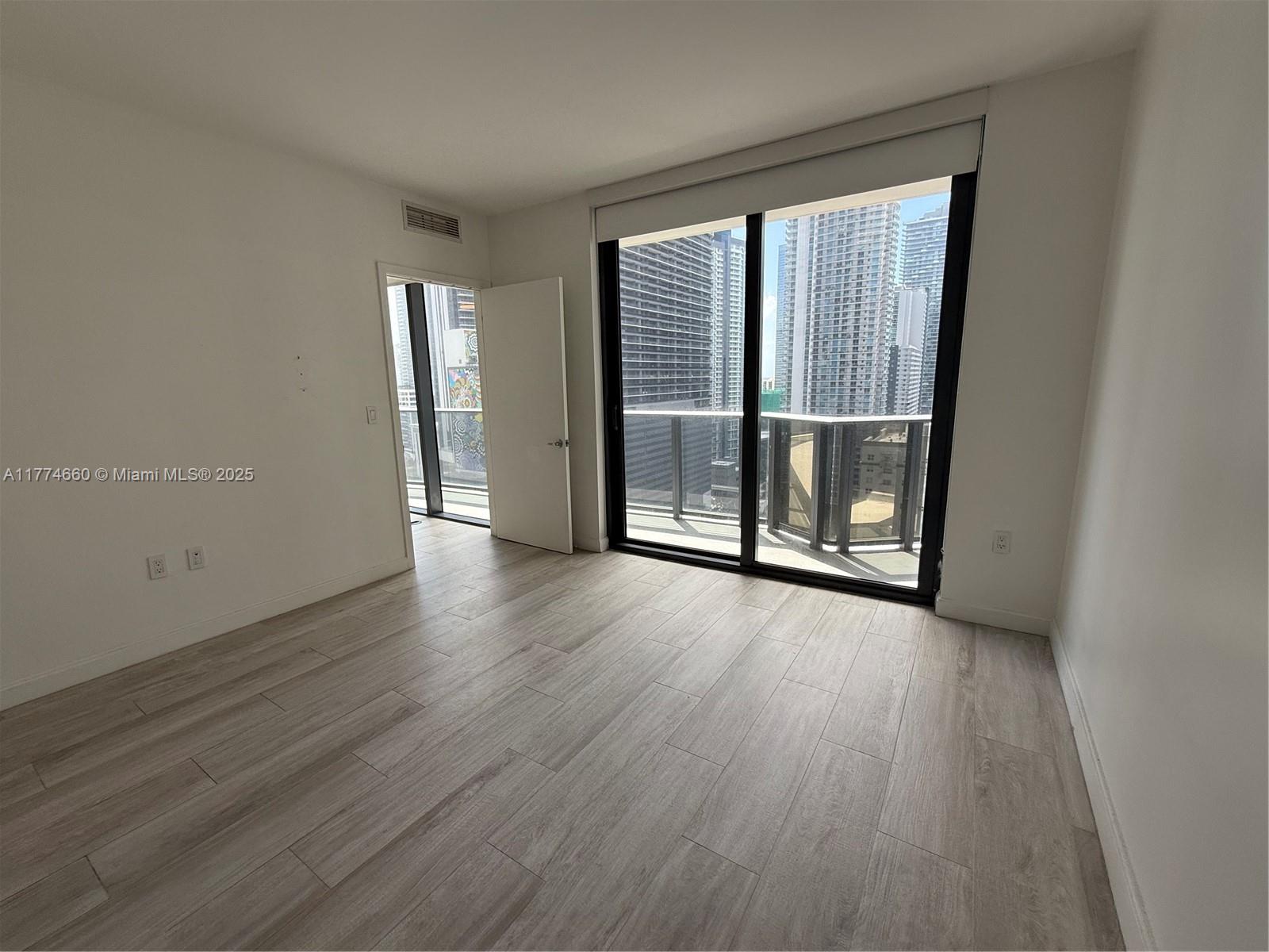 55 SW 9th St #1803, Miami FL 33130